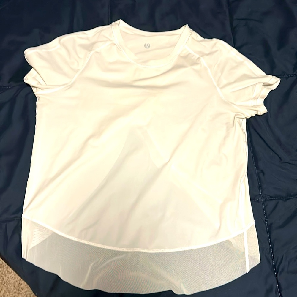 ♥️♥️♥️EUC Lululemon open back stretchy tee